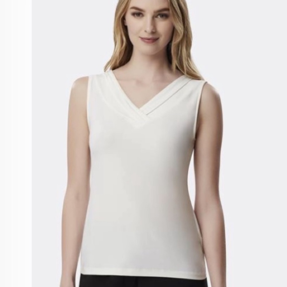 Tahari ivory sleeveless blouse in 2X